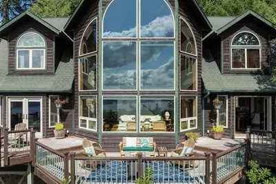 Image de Stunning Sunsets, Luxe Lodging, Sauna and Spa, Pool Room, Close to Town and Adventures