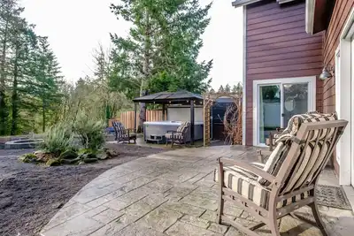 Image de Your Wine Area Escape! Spa, Fireplaces & Secret Speakeasy