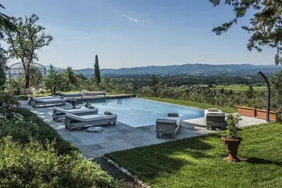 Image de Mesmerizing Villa With Charming And Authentic View