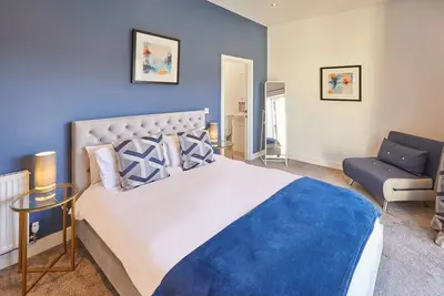 Host & Stay | West Cliff Retreat