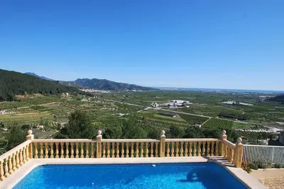 Image de Magnifique maison  avec vue fantastique sur la mer et piscine privée
