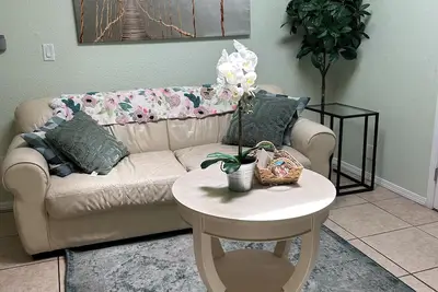 Image de Lovely Fantasy Green, centrally located to visit National Parks, S. F. Wineries+