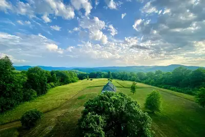 Image de Private Viewing/Sleeping Tower & Modern Cabin - Owner Managed/Maintained