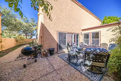 Image de Right At Home- Midland Patio Home with Hot Tub and multiple outdoor spaces