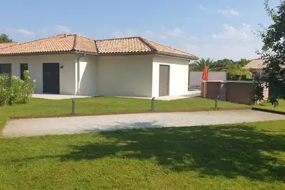 Image de Villa 5 étoiles en quartier calme à 2km de la plage