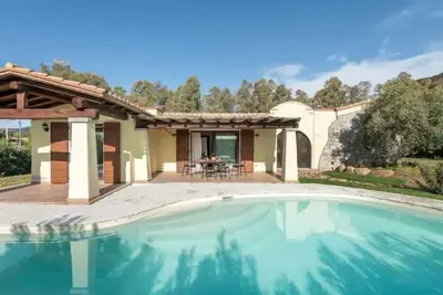 Image de Villa Babajola – Pool & Garden, 500m walk to Beach