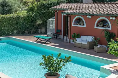 Image de Tuscan villa with private pool in the hills of Versilia