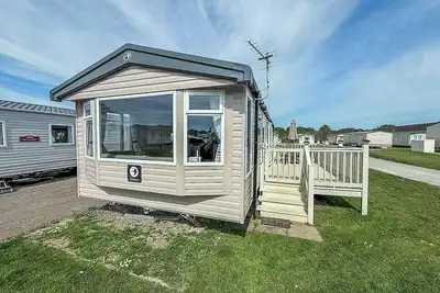 Image de 6 berth caravan with decking at Sunnydale Holiday Park ref 35243kg