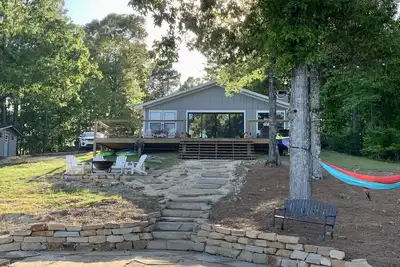 Image de Renovated Cabin on 300 ft Waterfront (Pet Friendly)