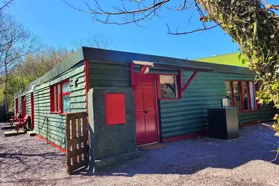Large wood cabin 5 min drive to  Inch beach on the Wild Atlantic Way in Co kerry