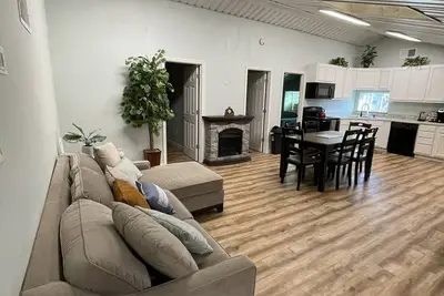 Image de Upscale garage - shop apartment near Sienna, The Loft