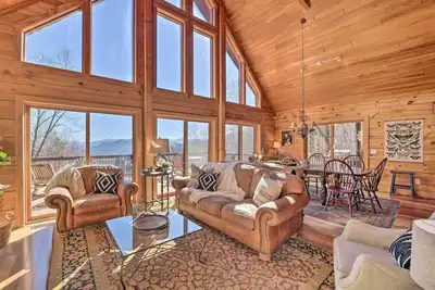 Image de Smoky Mtn Cabin by Cataloochee Valley Elk Viewing!