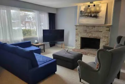 Image de Charming Bungalow 25 mins from Toronto Airport