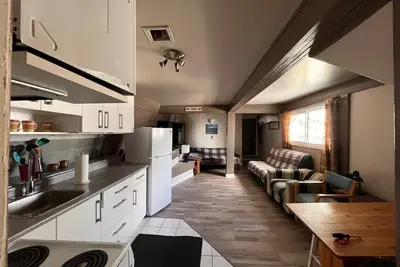 Image de Cozy Big White Ski-In 1-bedroom condo. Sleeps 4-6+. Just Renovated! Pet-Friendly