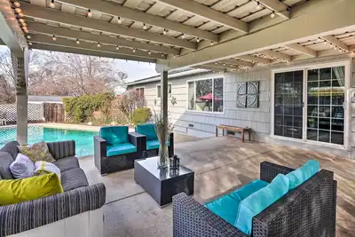 Image de 1 Mi to Main Street Sutter Creek: Poolside Oasis!