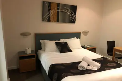 Image de 430 Ex hotel Ensuite room in the city