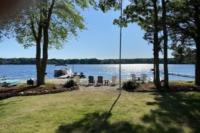 Image de Beautiful lakefront vacation property in Mashpee
