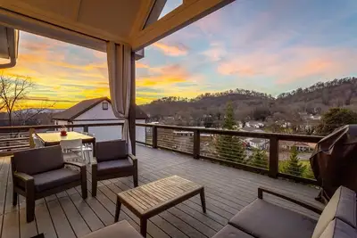 Image de North Shore home available for long term stays! - 30 night minimum | 3 Bed, 2 Bath