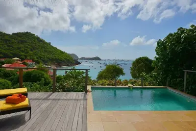 Image de Charming Bay Villa offers Magnificent Sunsets