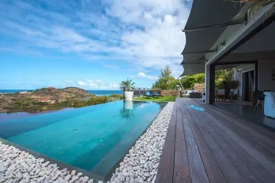 Image de Serenity Villa nestled atop a Small Hill in Petit Cul de Sac