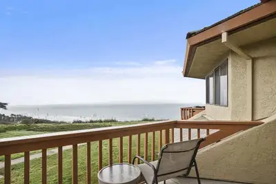 Image de Expansive Ocean Views-Prime Condo at Seascape!