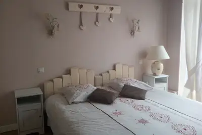 Image de Charme, calme et confort, Jardin/terrasse aménagé et vue sur la montagne