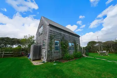 Image de Newly Available In Tom Nevers