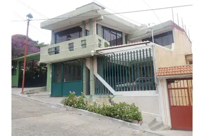 Image de Beautiful house in private gated community, 10 mins from downtown!
