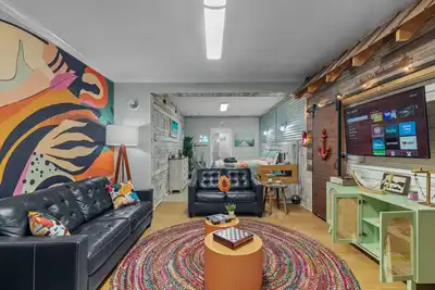 Image de Walk Score 99 | Waterfront | Kayaks | Design