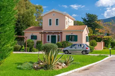 Image de Villa avec piscine privée et magnifique vue sur la montagne