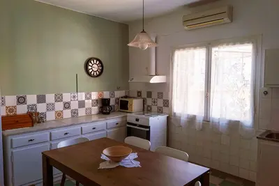 Image de An apartment near the center/airport perfect for a family or couple