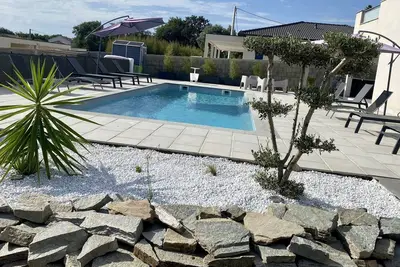 Image de 700m from the beach, villa with pool