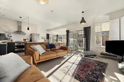 Image de Fletcher Cottage - Modern Arrowtown cottage with Hot-tub!