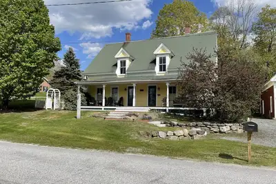 Image de Ne Farm House w/en suite bathrooms - 4 mins from Harbor/7 mins to Mountain!