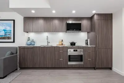 Image de Beautifully Furnished, One Bedroom Apartment in Trendy Beach District