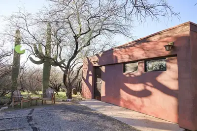 Image de Guesthouse among Saguaros