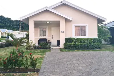 Image de Serene Oceanview Home in Oceanpointe, Lucea, Hanover, Jamaica