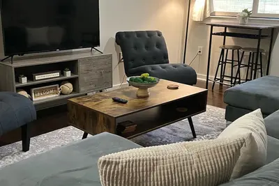 Image de Stylish Townhouse In Uptown, 1bd studio, City Views & WiFi