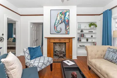 Image de Broad Ripple Bungalo! 1 Block from Monon and 3 Blocks to Broad Ripple Ave