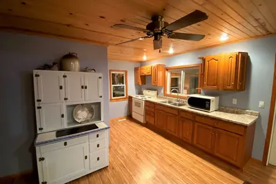 Image de Country home on Vermillion River inlet just minutes from Starved Rock State Park