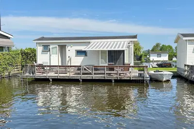 Image de Chalet confortable avec embarcadère
