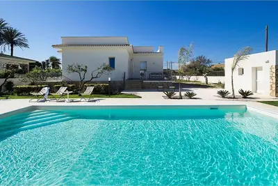 My Rental Homes - Villa Emma just a few steps from a large sandy beach and pool
