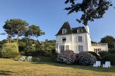 Image de Villa de charme avec accès direct plage