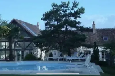 Image de Belle Maison de Campagne avec Piscine chauffée à 120 kms de Paris, 19 couchages