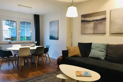 Image de Bogenhuus downstairs with terrace in the center of Norderney