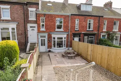 Harbour Hideaway, pet friendly, character holiday cottage in Whitby