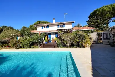 Image de At the Bassin d'Arcachon, Villa with terrace/barbecue/swimming pool/close to the beach