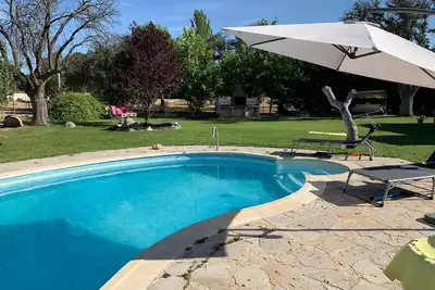 Image de Great villa with pool and large garden in urbanization 15 minutes from Avila