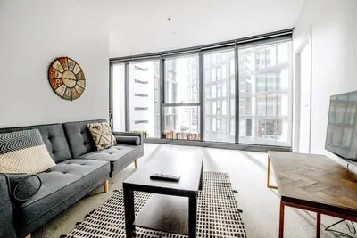 2br 1Bath Apt in Brisbane City, Pool and Gym