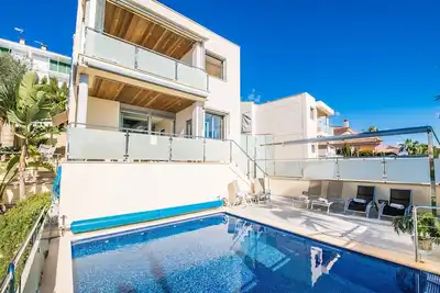 Image de Maison de luxe avec vue sur la mer, Villa Alcanada, à Alcudia.